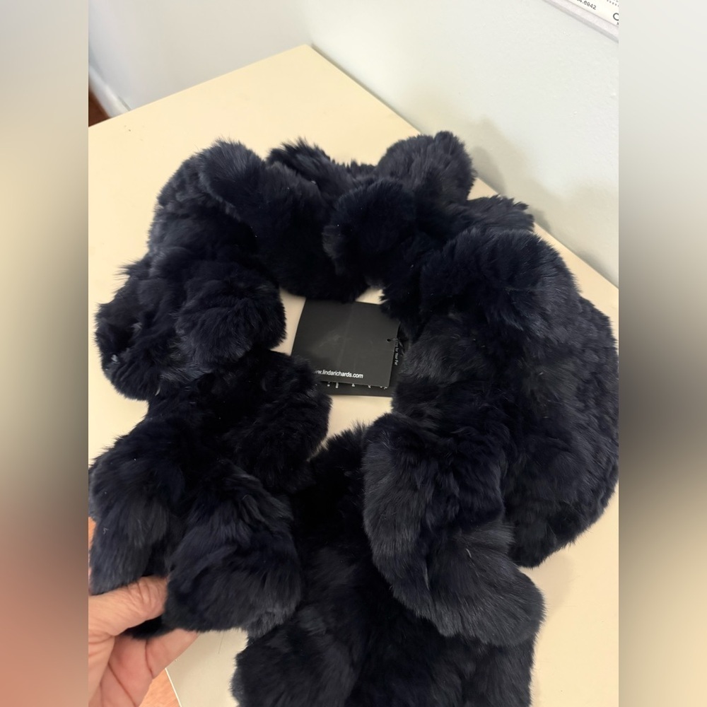 NWT Pull-Through Ruffle Scarf - LUXURIOUS! Genuine Rex Rabbit Fur. - Picture 2 of 4